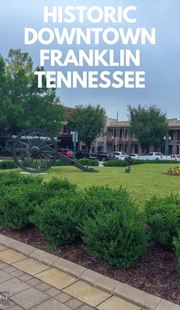 Just outside Nashville, Tennessee is small downtown Franklin Tennessee. The downtown is an experience on its own from shops to entertainment. #tennessee #Franklin #Nashville #ourroaminghearts | Franklin Tennessee | Nashville | Travel Tennessee | Things to do in Tennessee