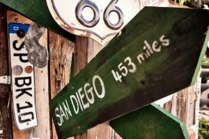 Heading on Route 66 is a dream of many travelers. If you are planning a trip to get your kicks on Route 66 here are 30 Must Stop at Route 66 Attractions. #route66 #roadtrip #route55attractions | Roadtrip Ideas | Route 66 Travel | Attractions on Route 66