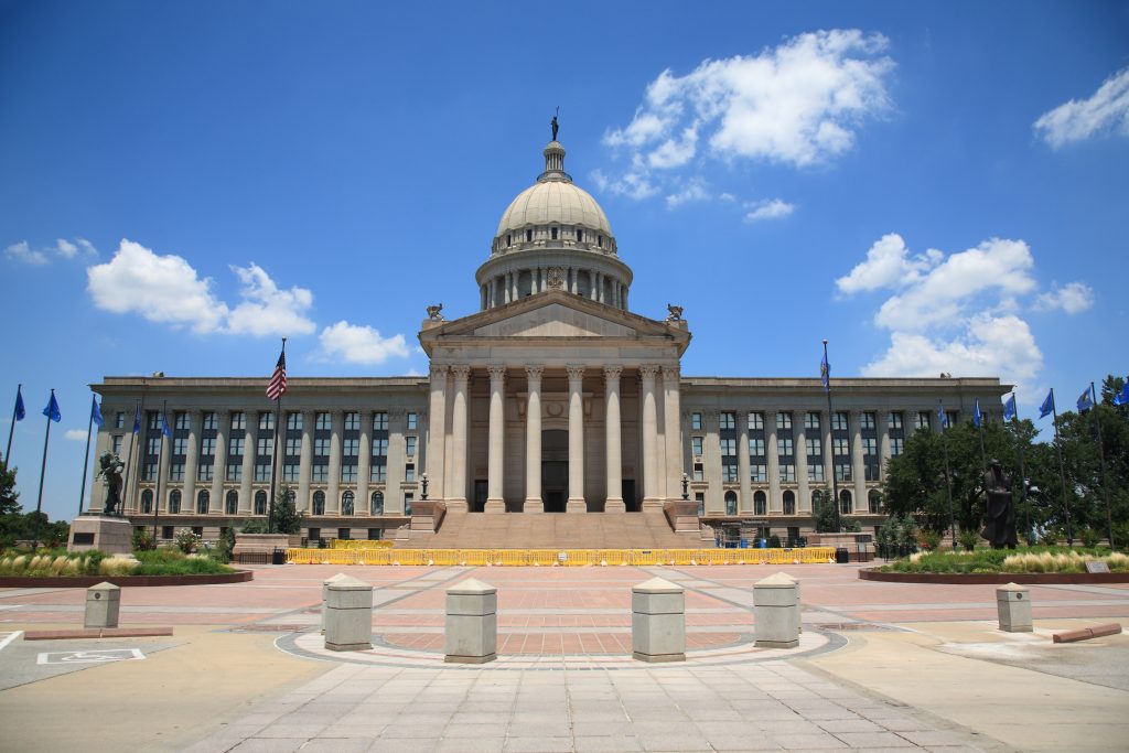 There are plenty of fun things to do in Tulsa without spending a dime. From exploring the outdoors to checking out local attractions, you can have a great time without breaking the bank. So get out there and explore everything Tulsa has to offer! #ourroaminghearts #tulsa #oklahoma #freethingstodointulsa #frugaltravel #travelwithkids | Tusla Travel | Oklahoma Travel | Frugal Travel | Free things to do | Things to do in Tulsa |